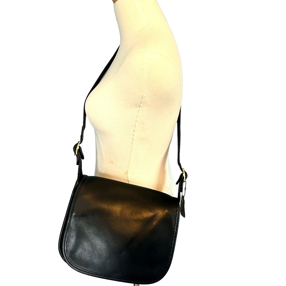 VTG 1999 Coach Classic Shoulder Bag 9170 Black Leather Brass Hardware 10" W USA